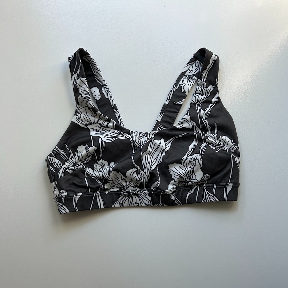 Joylab Gray Floral Sports Bra in Size Small